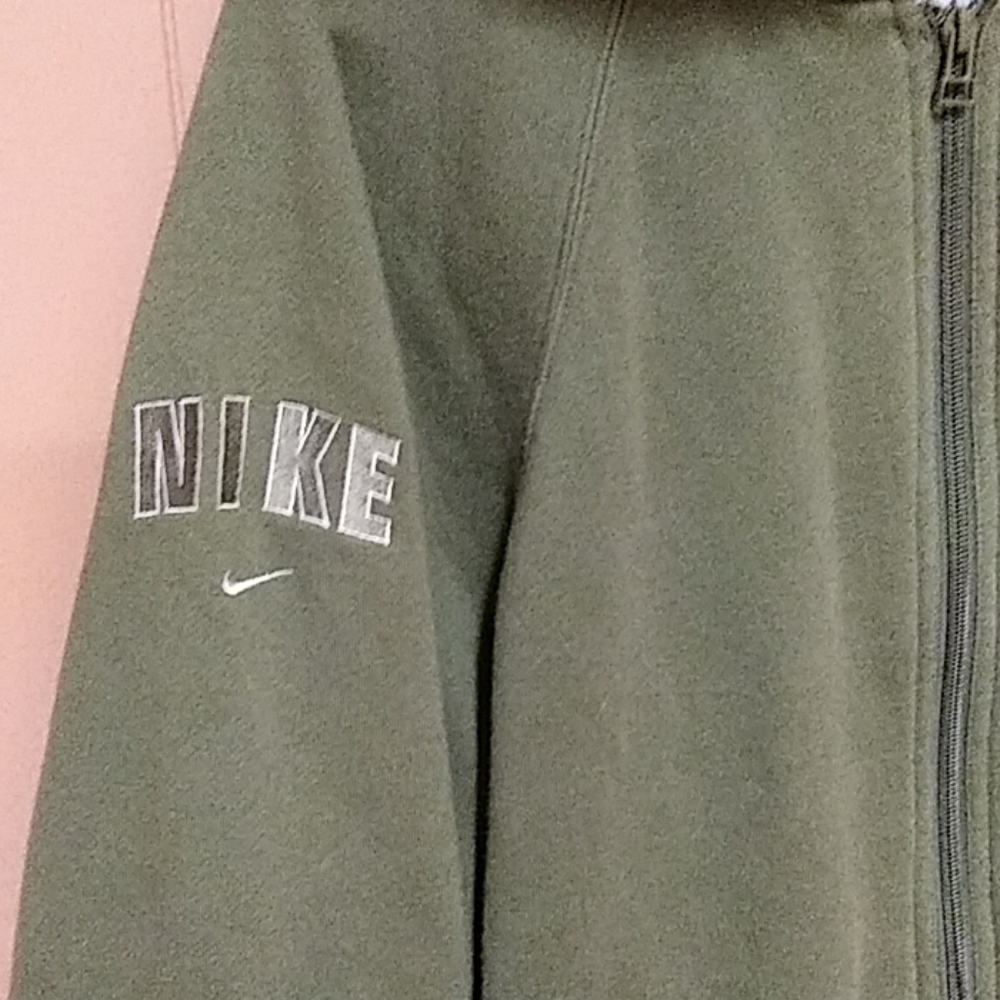 Nike vented sweatshirt with arm pocket - Picture 3 of 7